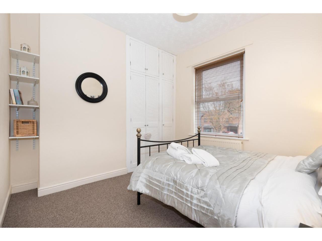 Beautiful 2 Bed With Free Parking - Pass The Keys Apartamento York Exterior foto