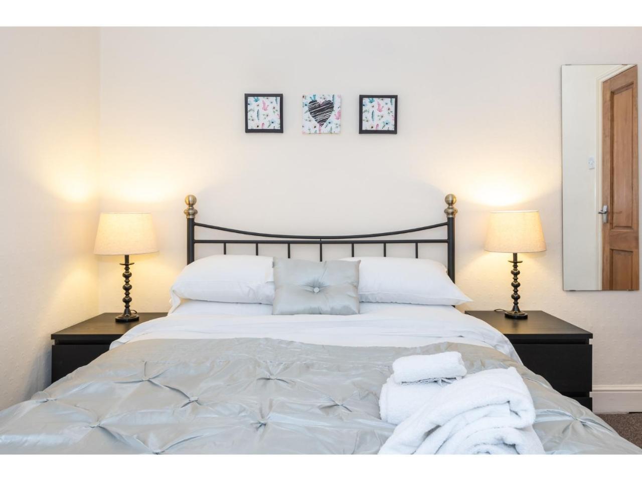 Beautiful 2 Bed With Free Parking - Pass The Keys Apartamento York Exterior foto