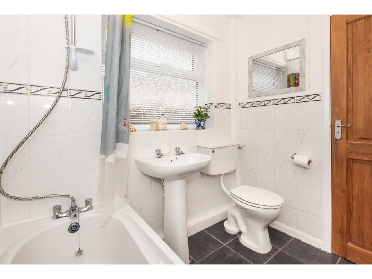 Beautiful 2 Bed With Free Parking - Pass The Keys Apartamento York Exterior foto