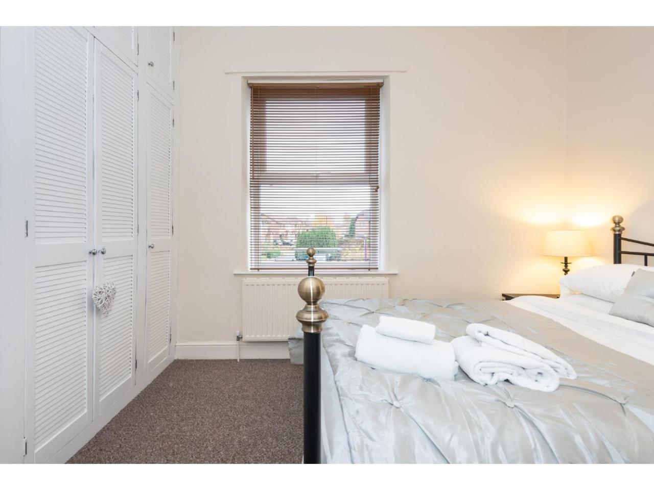 Beautiful 2 Bed With Free Parking - Pass The Keys Apartamento York Exterior foto