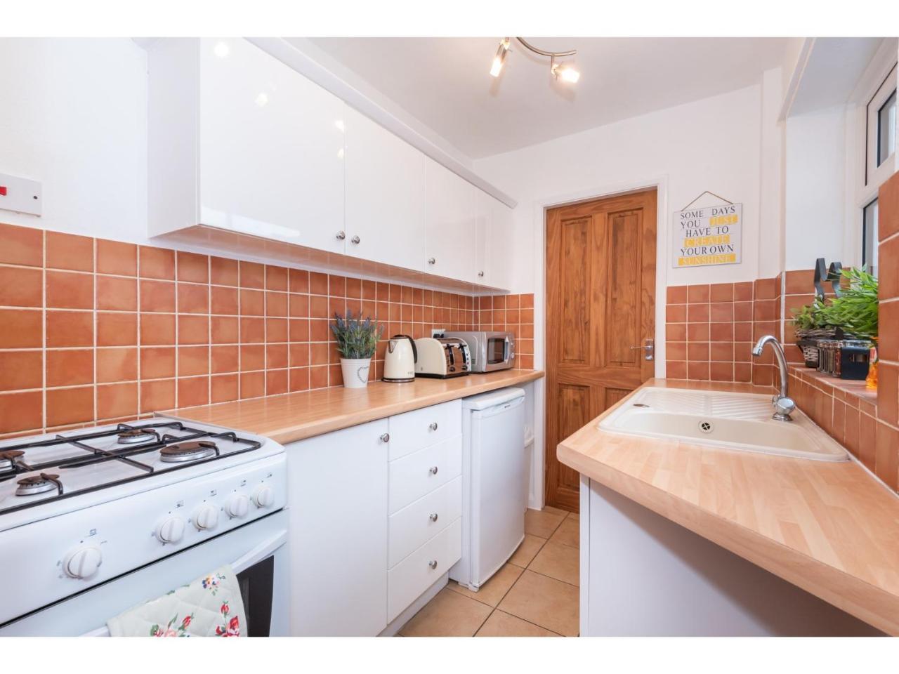 Beautiful 2 Bed With Free Parking - Pass The Keys Apartamento York Exterior foto